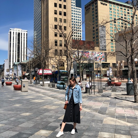 Meet Your Posher! - Picture 5 of 8